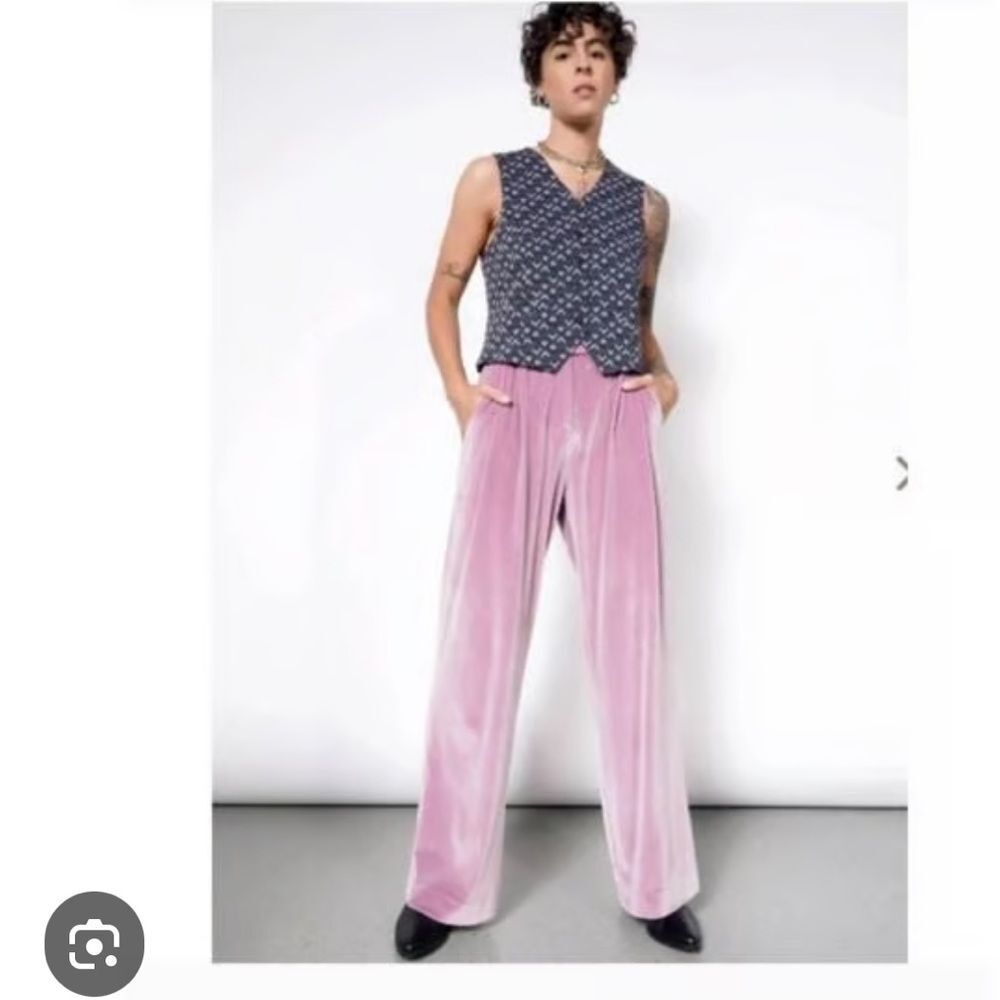 Wildfang The Empower Velvet Wide Leg Trouser in Mauve 4